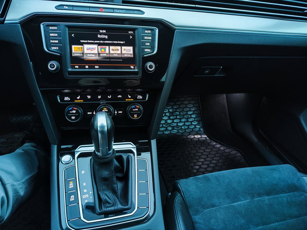 VW PASSAT VAR. HL 2.0 TDI 140kW 6DSG, ČR, 2.majitel, LED,