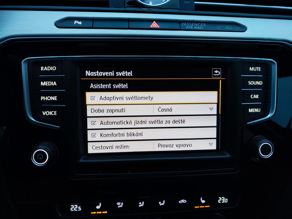 VW PASSAT VAR. HL 2.0 TDI 140kW 6DSG, ČR, 2.majitel, LED,