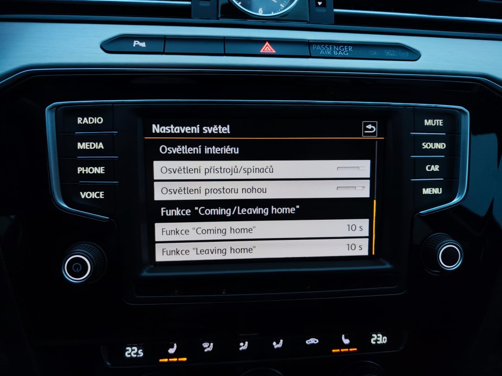 VW PASSAT VAR. HL 2.0 TDI 140kW 6DSG, ČR, 2.majitel, LED,