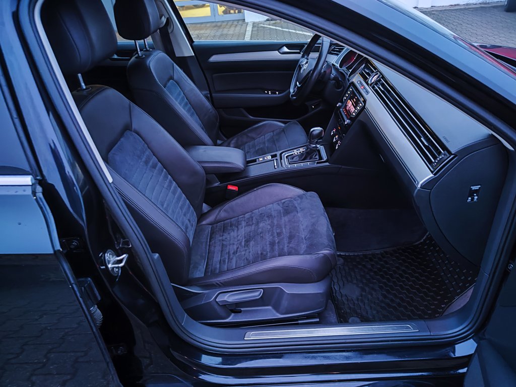 VW PASSAT VAR. HL 2.0 TDI 140kW 6DSG, ČR, 2.majitel, LED,