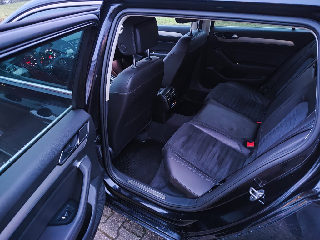 VW PASSAT VAR. HL 2.0 TDI 140kW 6DSG, ČR, 2.majitel, LED,