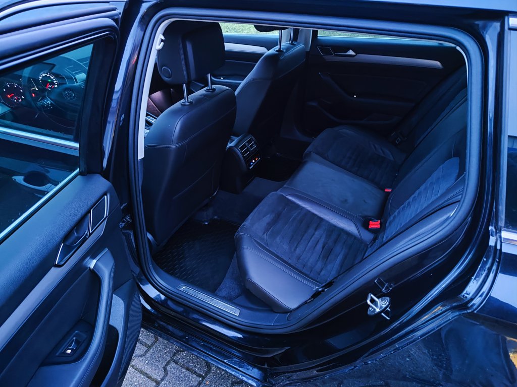 VW PASSAT VAR. HL 2.0 TDI 140kW 6DSG, ČR, 2.majitel, LED,