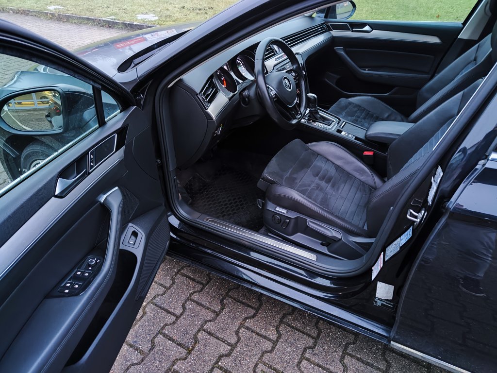 VW PASSAT VAR. HL 2.0 TDI 140kW 6DSG, ČR, 2.majitel, LED,