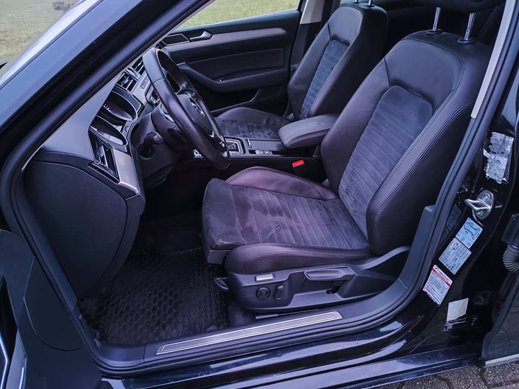 VW PASSAT VAR. HL 2.0 TDI 140kW 6DSG, ČR, 2.majitel, LED,