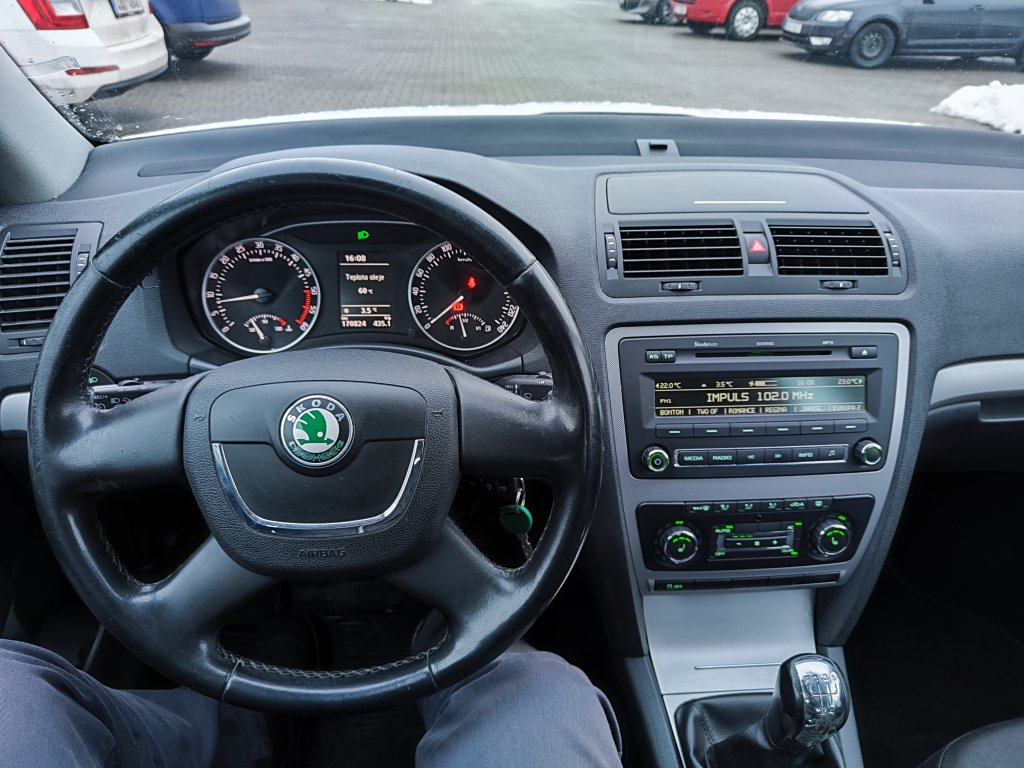 Škoda OCTAVIA II FL ELEGANCE 1.6 TDI 77 kW 5MT,ČR,2.Majitel,Pův.lak,2xKola