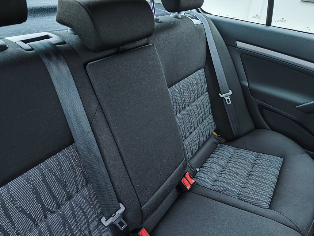 Škoda OCTAVIA II FL ELEGANCE 1.6 TDI 77 kW 5MT,ČR,2.Majitel,Pův.lak,2xKola