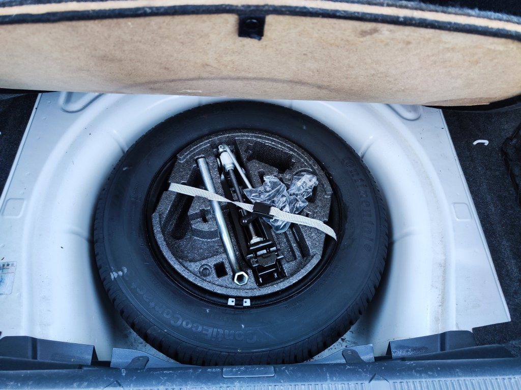 Škoda OCTAVIA II FL ELEGANCE 1.6 TDI 77 kW 5MT,ČR,2.Majitel,Pův.lak,2xKola