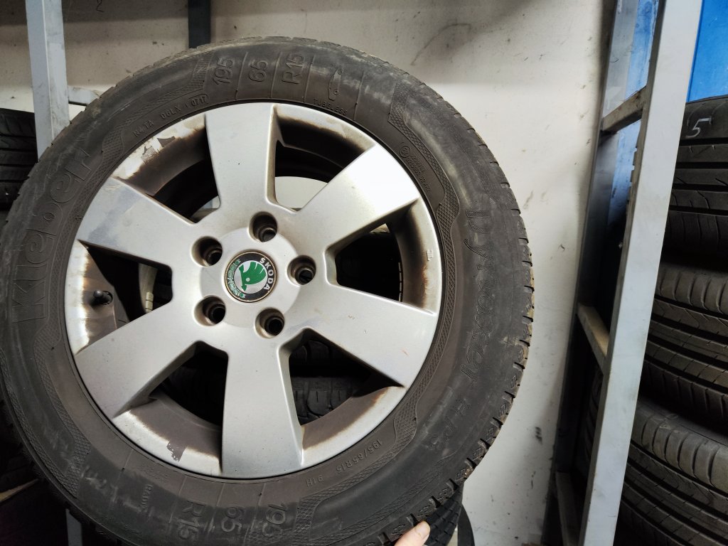 Škoda OCTAVIA II FL ELEGANCE 1.6 TDI 77 kW 5MT,ČR,2.Majitel,Pův.lak,2xKola