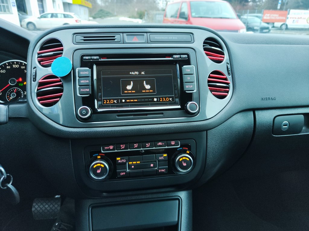 VW TIGUAN Sport&Style 2.0TDI 103 kW 4M 7DSG,ČR,1.MAJ.,jen 44tkm! 2xKola,