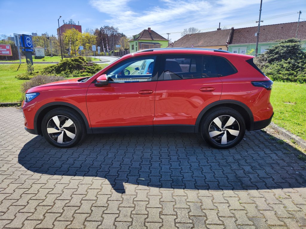 VW TIGUAN, ČR,1.M.,DPH,Pův.lak,ZÁRUKA,NT,Ventilace/Masáže sedadel,2x Kola