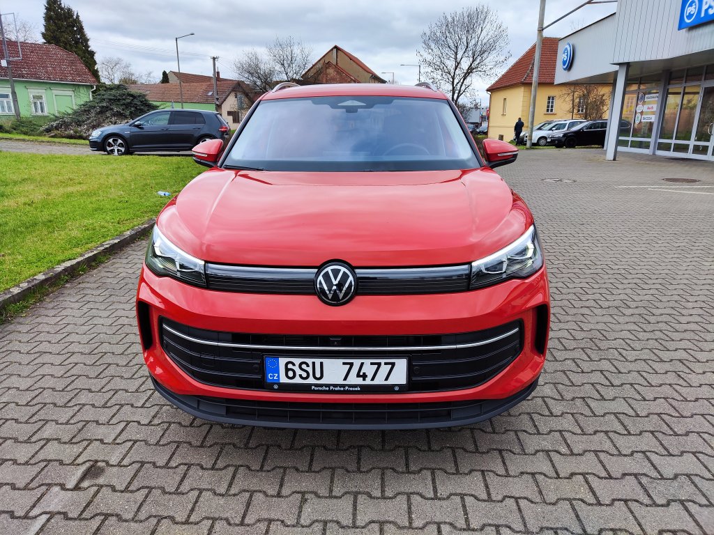VW TIGUAN, ČR,1.M.,DPH,Pův.lak,ZÁRUKA,NT,Ventilace/Masáže sedadel,2x Kola
