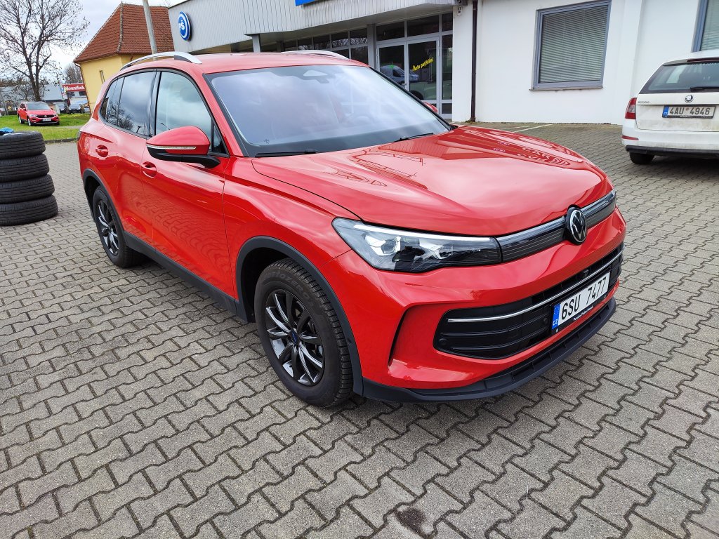VW TIGUAN, ČR,1.M.,DPH,Pův.lak,ZÁRUKA,NT,Ventilace/Masáže sedadel,2x Kola