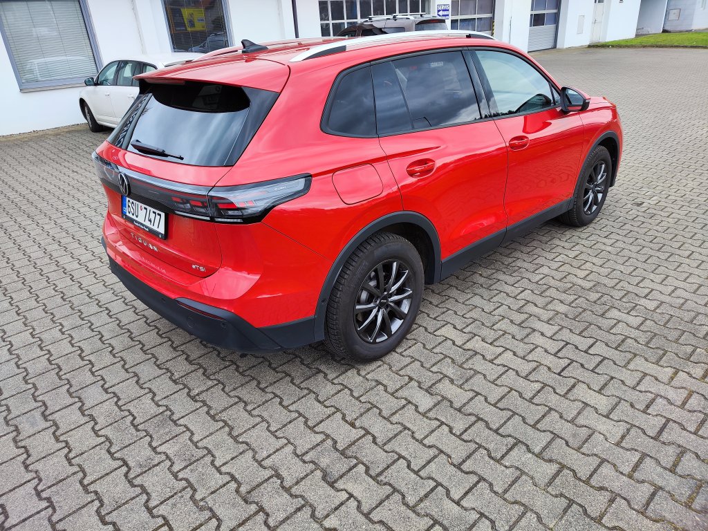 VW TIGUAN, ČR,1.M.,DPH,Pův.lak,ZÁRUKA,NT,Ventilace/Masáže sedadel,2x Kola