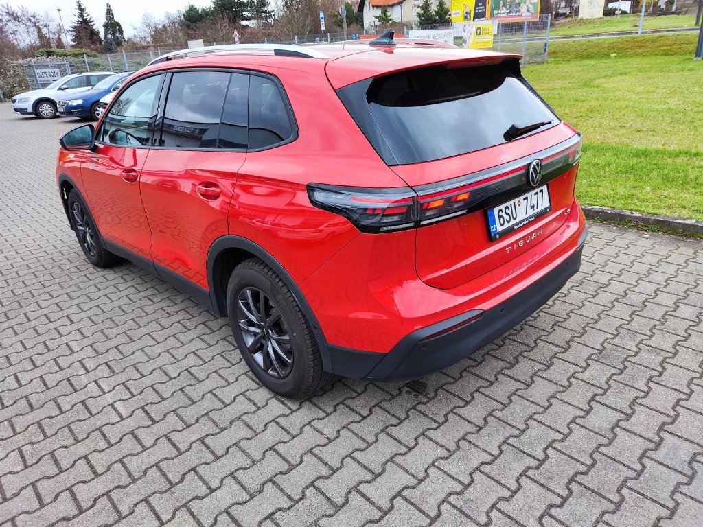 VW TIGUAN, ČR,1.M.,DPH,Pův.lak,ZÁRUKA,NT,Ventilace/Masáže sedadel,2x Kola