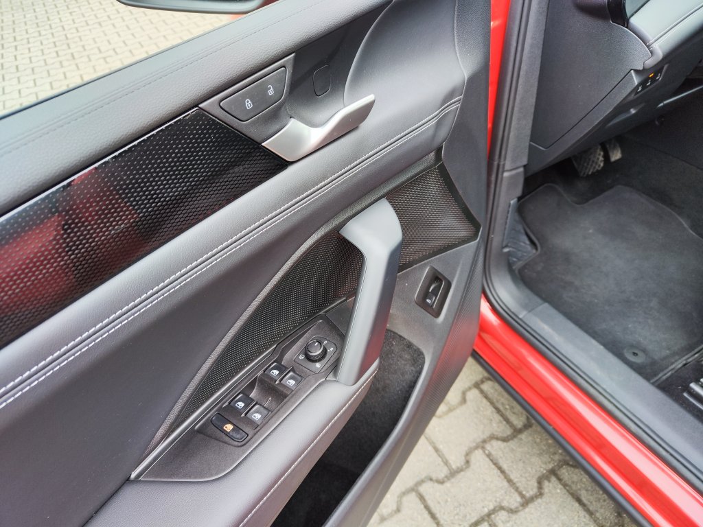 VW TIGUAN, ČR,1.M.,DPH,Pův.lak,ZÁRUKA,NT,Ventilace/Masáže sedadel,2x Kola