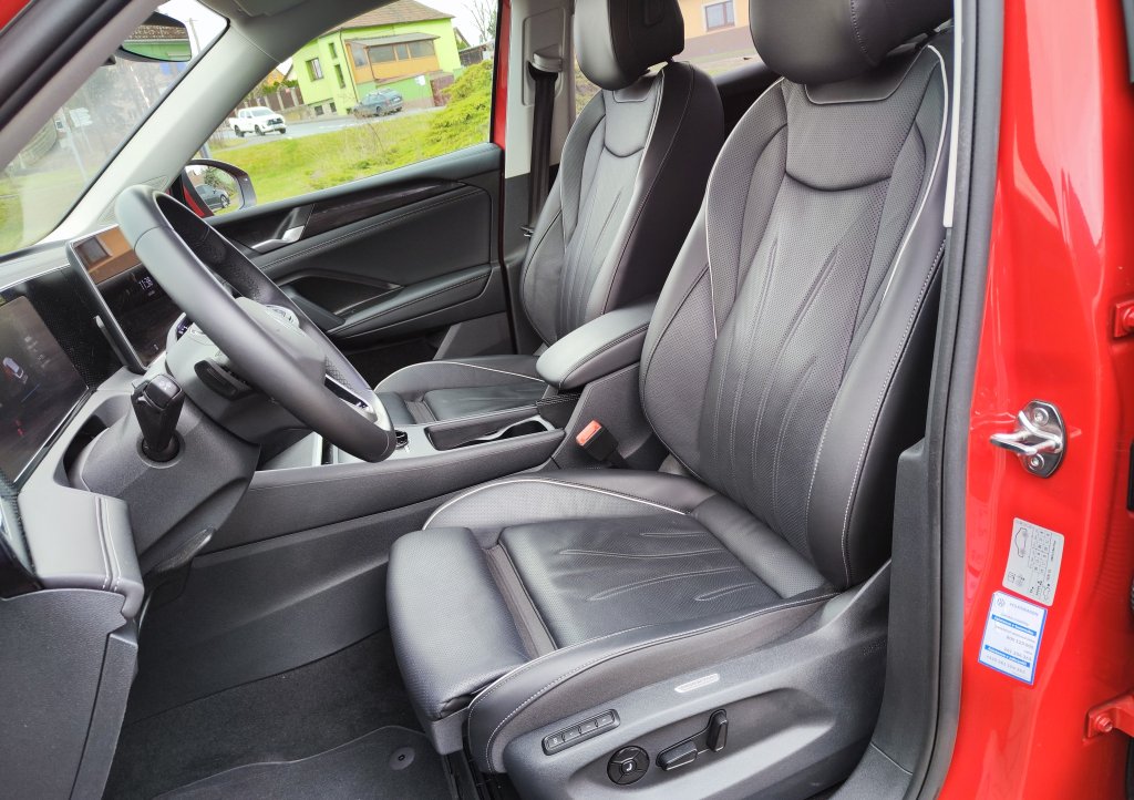 VW TIGUAN, ČR,1.M.,DPH,Pův.lak,ZÁRUKA,NT,Ventilace/Masáže sedadel,2x Kola