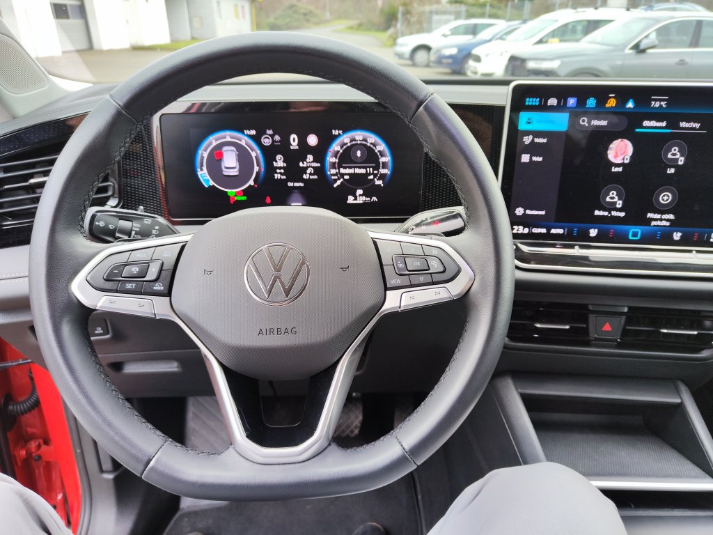 VW TIGUAN, ČR,1.M.,DPH,Pův.lak,ZÁRUKA,NT,Ventilace/Masáže sedadel,2x Kola