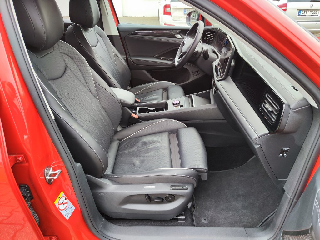 VW TIGUAN, ČR,1.M.,DPH,Pův.lak,ZÁRUKA,NT,Ventilace/Masáže sedadel,2x Kola