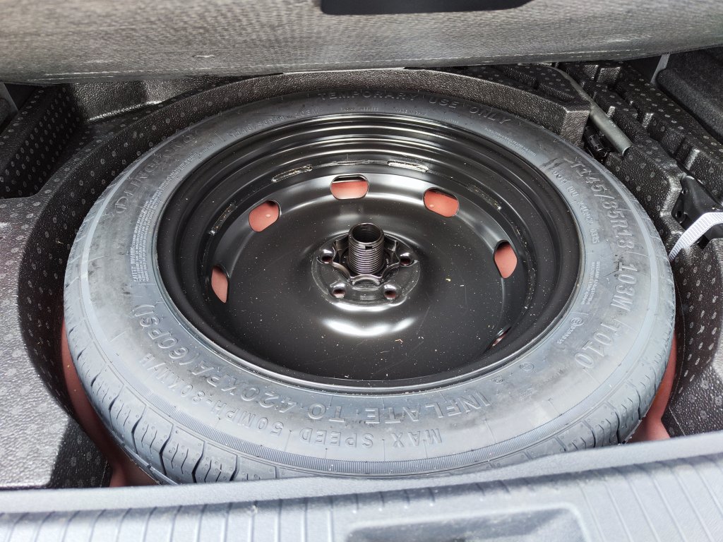 VW TIGUAN, ČR,1.M.,DPH,Pův.lak,ZÁRUKA,NT,Ventilace/Masáže sedadel,2x Kola