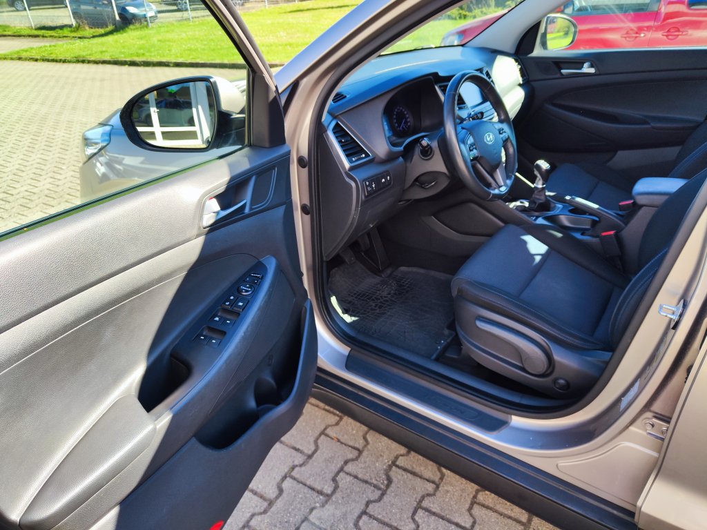 Hyundai TUCSON Welcome 1.7 CRDi 85 kW 6st.Manuál, ČR,2x Pneu, KAMERA,NAVI