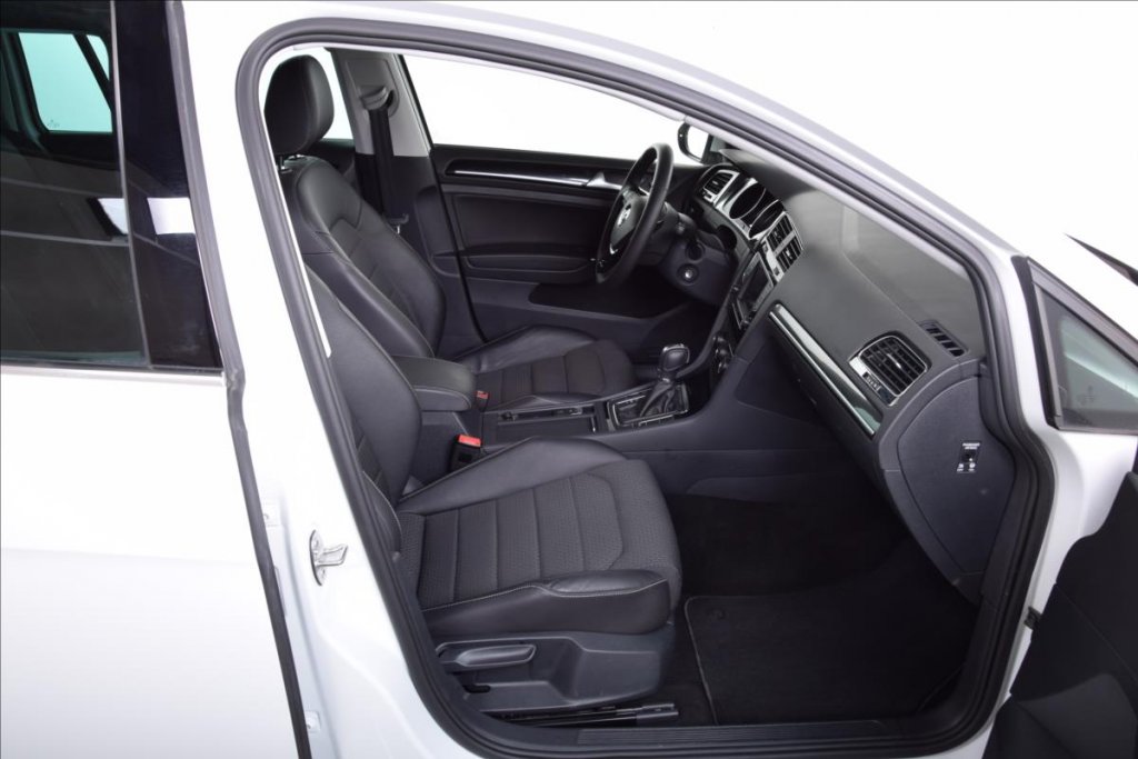 VW GOLF VARIANT Highline CNG 7DSG