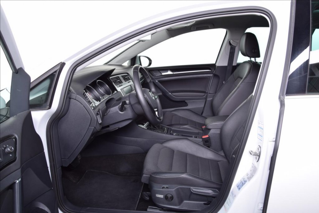VW GOLF VARIANT Highline CNG 7DSG
