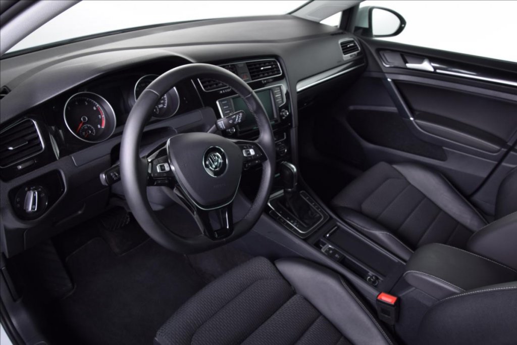 VW GOLF VARIANT Highline CNG 7DSG