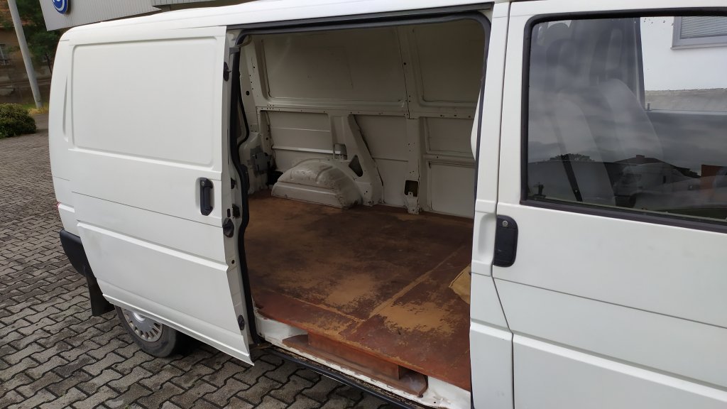 VW TRANSPORTER T4 Skříň Dl.rozvor 1.9 TD, ČR, Původní lak, Jen 152 tis.km