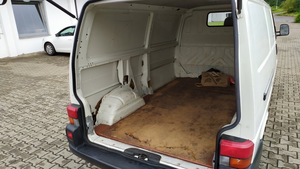 VW TRANSPORTER T4 Skříň Dl.rozvor 1.9 TD, ČR, Původní lak, Jen 152 tis.km