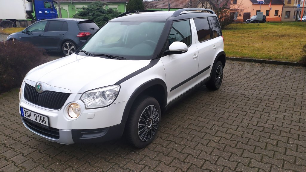 Škoda YETI Elegance 2.0 TDI, ČR, 2.majitel, Pův.lak, TZ, 2x Kola,