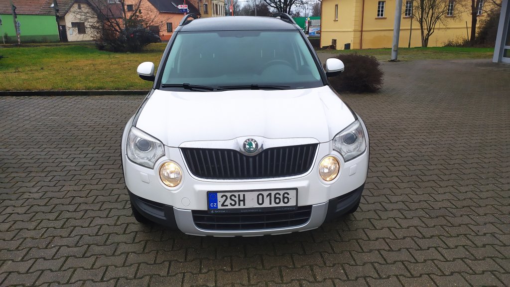Škoda YETI Elegance 2.0 TDI, ČR, 2.majitel, Pův.lak, TZ, 2x Kola,