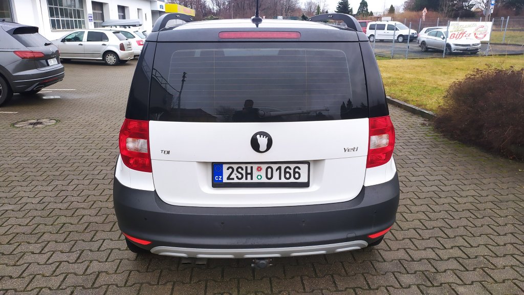 Škoda YETI Elegance 2.0 TDI, ČR, 2.majitel, Pův.lak, TZ, 2x Kola,