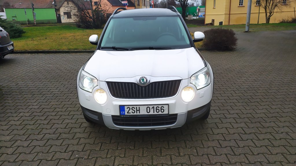 Škoda YETI Elegance 2.0 TDI, ČR, 2.majitel, Pův.lak, TZ, 2x Kola,
