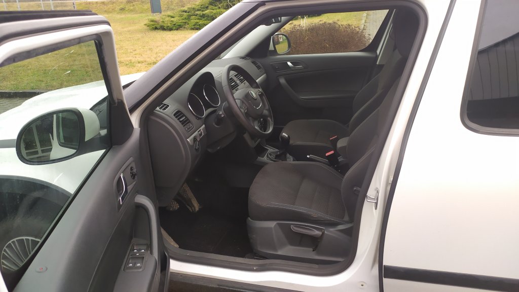 Škoda YETI Elegance 2.0 TDI, ČR, 2.majitel, Pův.lak, TZ, 2x Kola,