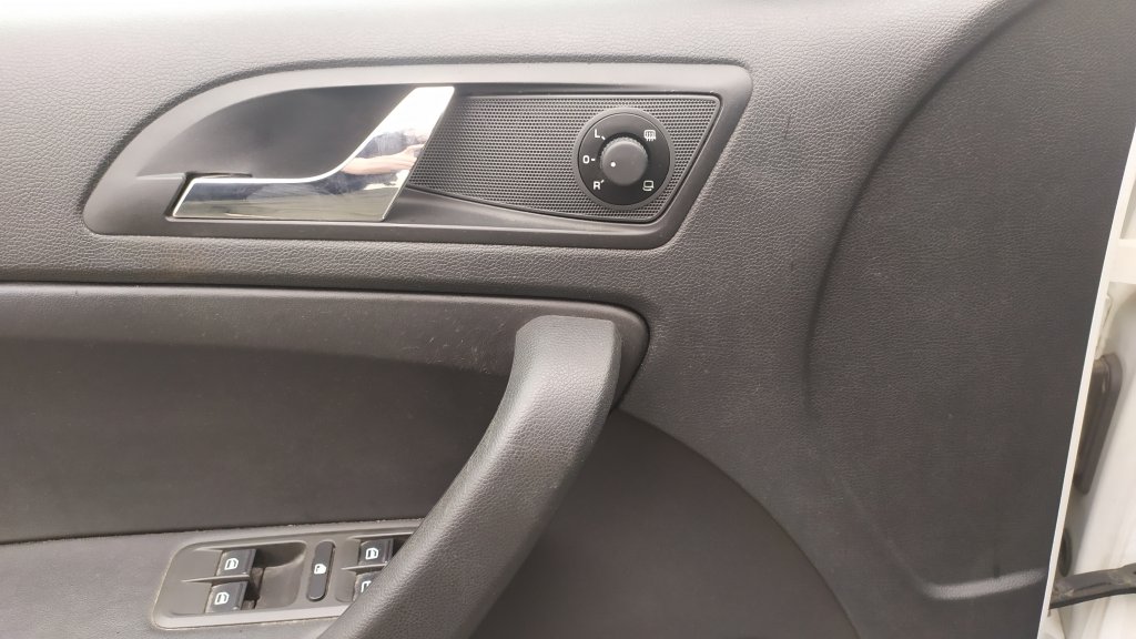 Škoda YETI Elegance 2.0 TDI, ČR, 2.majitel, Pův.lak, TZ, 2x Kola,