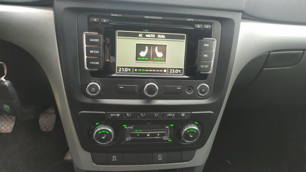Škoda YETI Elegance 2.0 TDI, ČR, 2.majitel, Pův.lak, TZ, 2x Kola,
