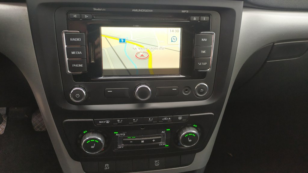 Škoda YETI Elegance 2.0 TDI, ČR, 2.majitel, Pův.lak, TZ, 2x Kola,