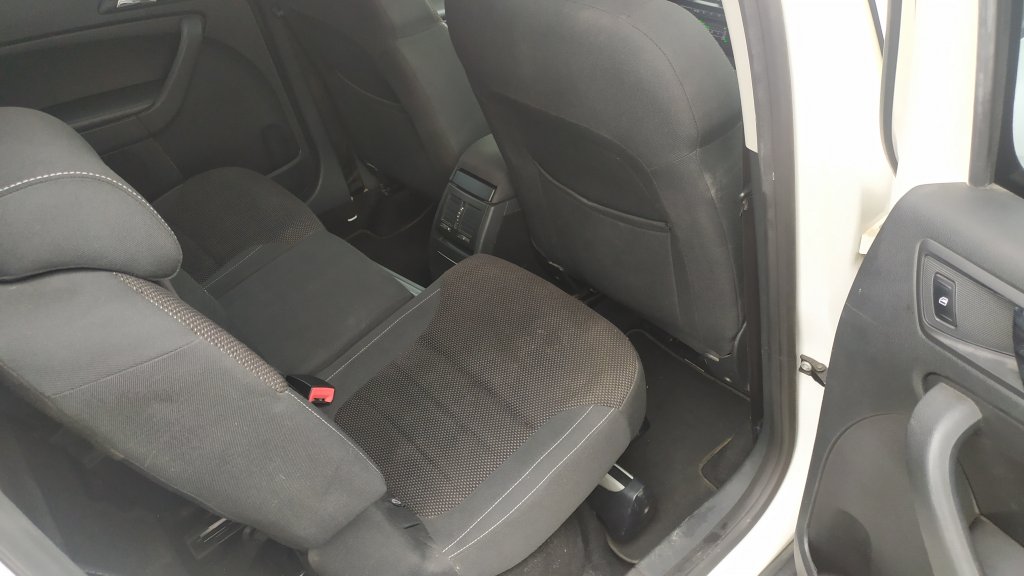 Škoda YETI Elegance 2.0 TDI, ČR, 2.majitel, Pův.lak, TZ, 2x Kola,