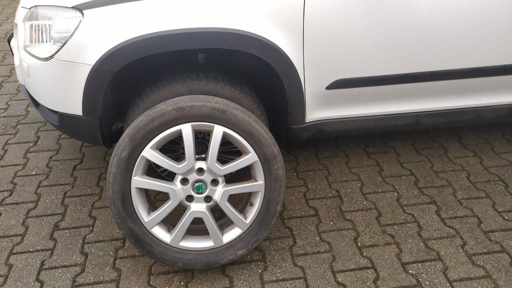 Škoda YETI Elegance 2.0 TDI, ČR, 2.majitel, Pův.lak, TZ, 2x Kola,