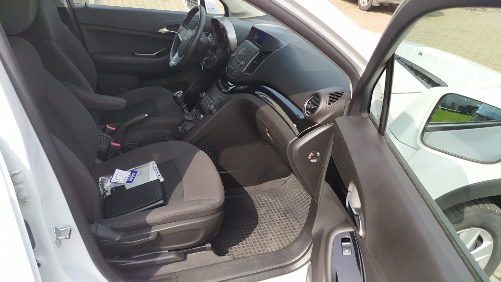 Chevrolet ORLANDO 1.8i LT+, 7 MÍST, ČR, Park.čidla, 2x komplet kola