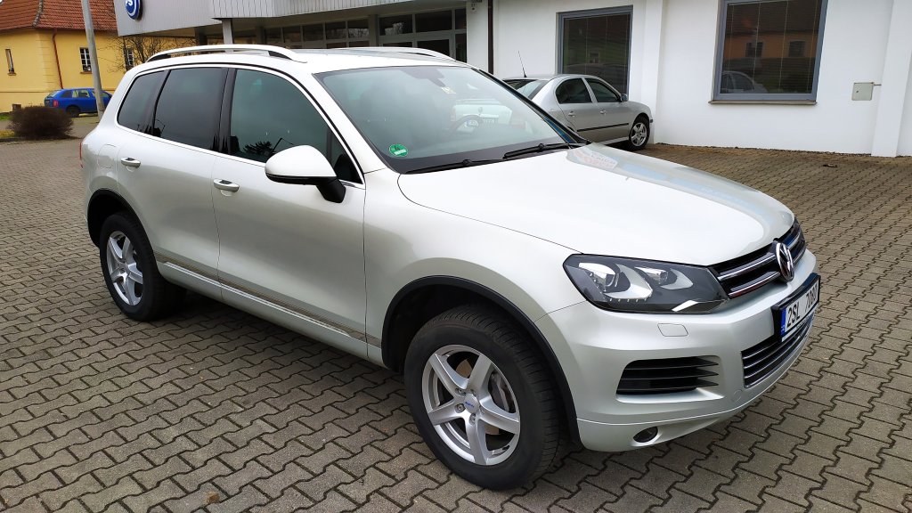VW TOUAREG 3.0 TDI V6 180 kW 4M 8AT, ČR, 1.MAJITEL, DPH, TZ na 3,5 tuny!