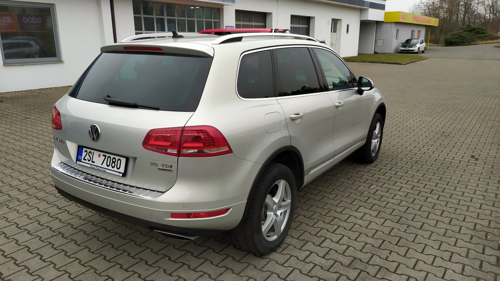VW TOUAREG 3.0 TDI V6 180 kW 4M 8AT, ČR, 1.MAJITEL, DPH, TZ na 3,5 tuny!