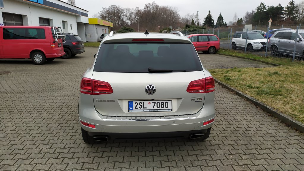 VW TOUAREG 3.0 TDI V6 180 kW 4M 8AT, ČR, 1.MAJITEL, DPH, TZ na 3,5 tuny!