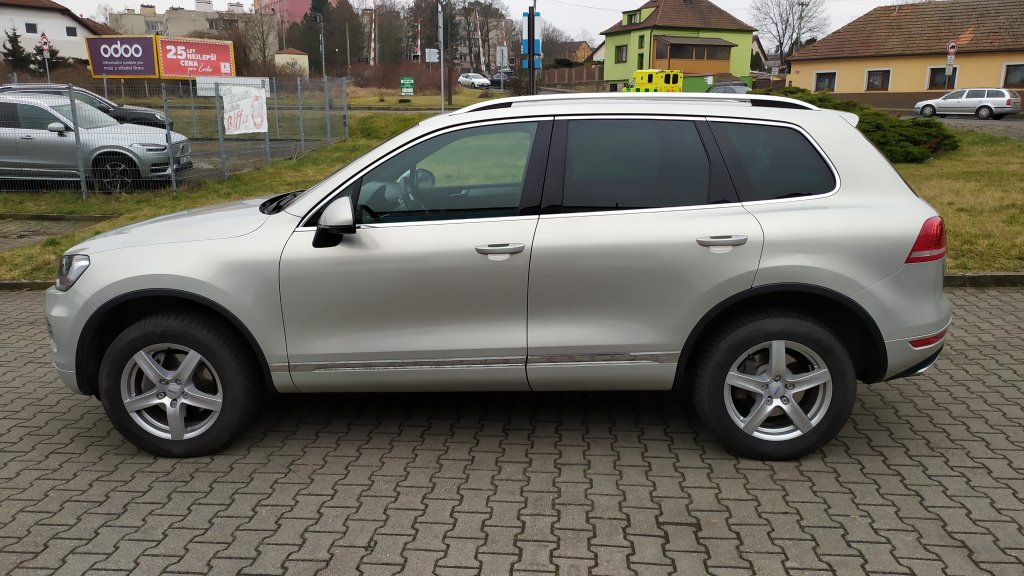 VW TOUAREG 3.0 TDI V6 180 kW 4M 8AT, ČR, 1.MAJITEL, DPH, TZ na 3,5 tuny!
