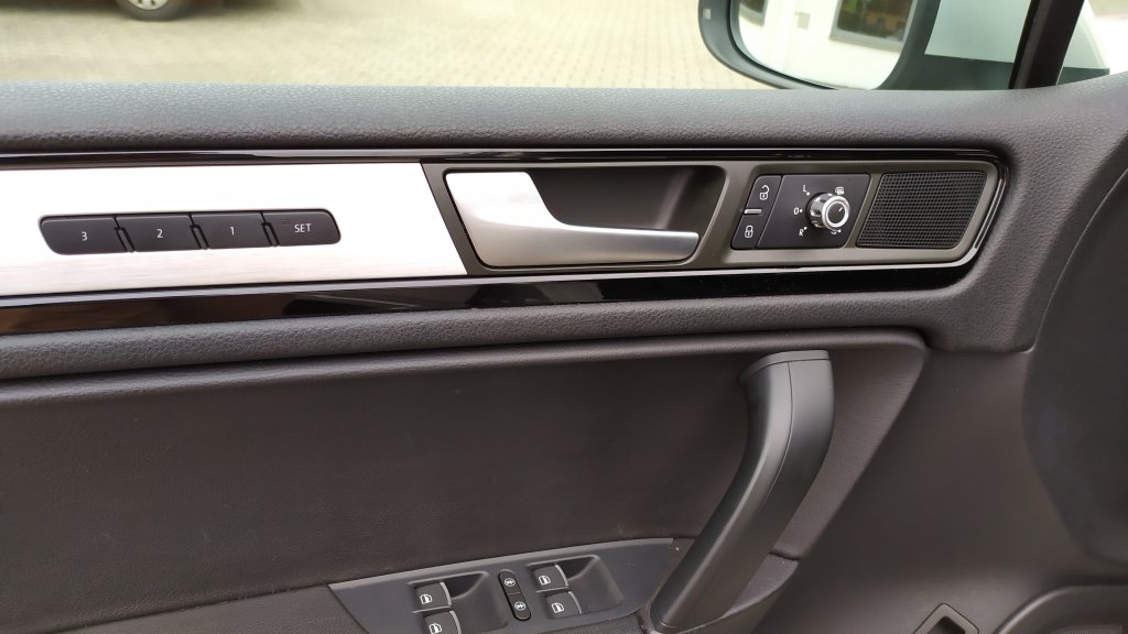 VW TOUAREG 3.0 TDI V6 180 kW 4M 8AT, ČR, 1.MAJITEL, DPH, TZ na 3,5 tuny!