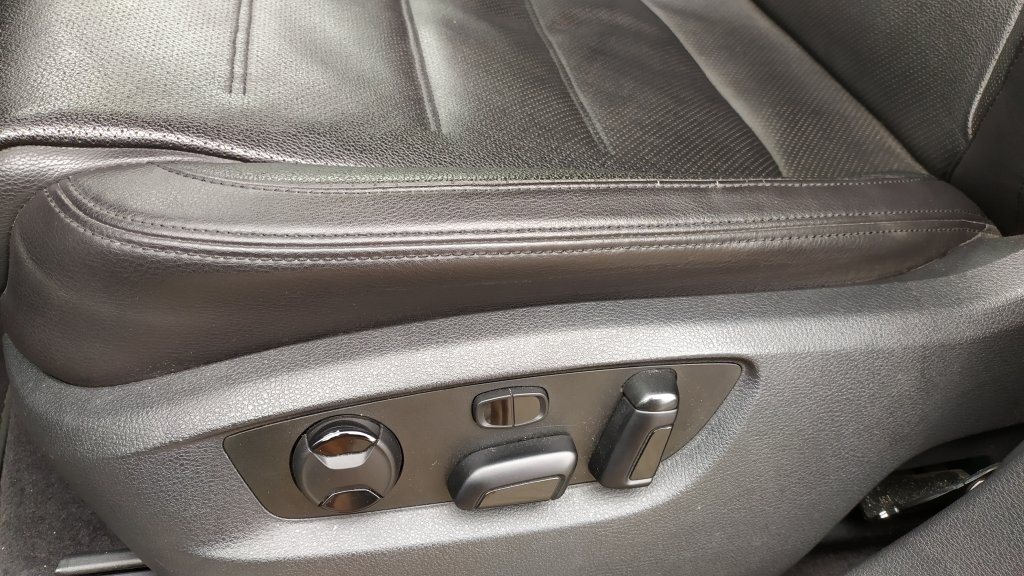 VW TOUAREG 3.0 TDI V6 180 kW 4M 8AT, ČR, 1.MAJITEL, DPH, TZ na 3,5 tuny!