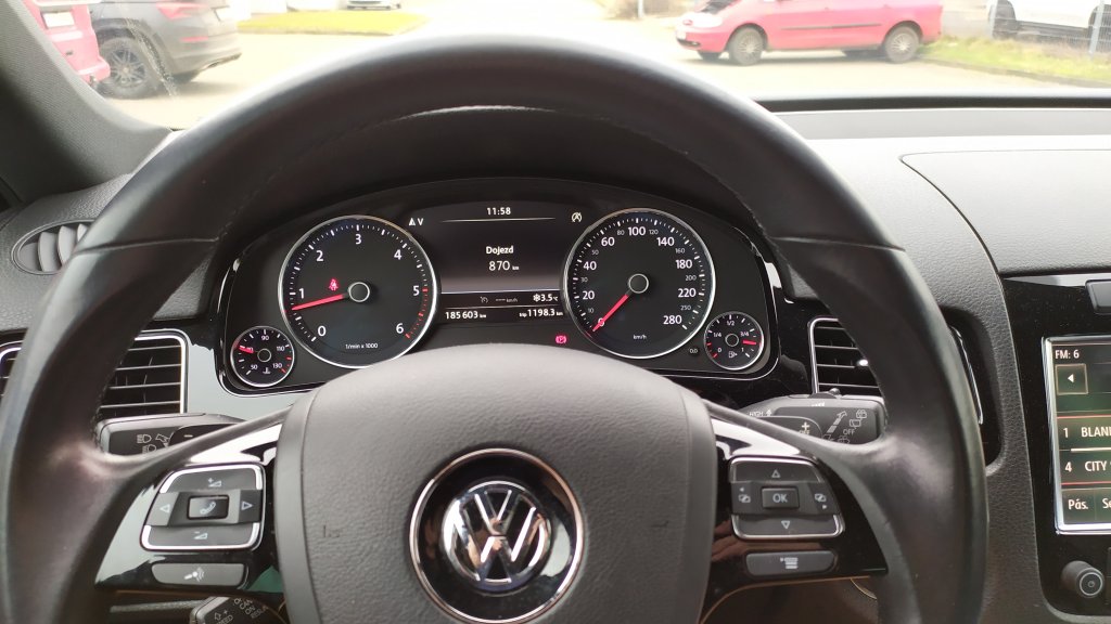 VW TOUAREG 3.0 TDI V6 180 kW 4M 8AT, ČR, 1.MAJITEL, DPH, TZ na 3,5 tuny!