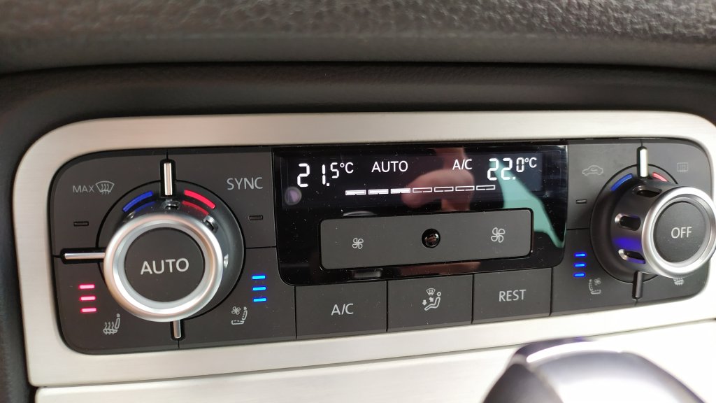 VW TOUAREG 3.0 TDI V6 180 kW 4M 8AT, ČR, 1.MAJITEL, DPH, TZ na 3,5 tuny!