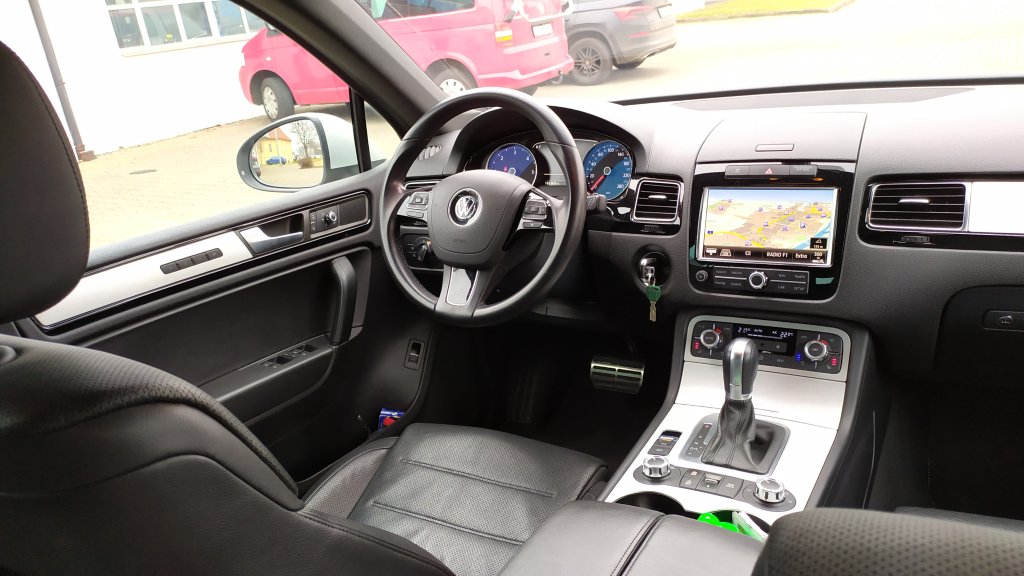 VW TOUAREG 3.0 TDI V6 180 kW 4M 8AT, ČR, 1.MAJITEL, DPH, TZ na 3,5 tuny!