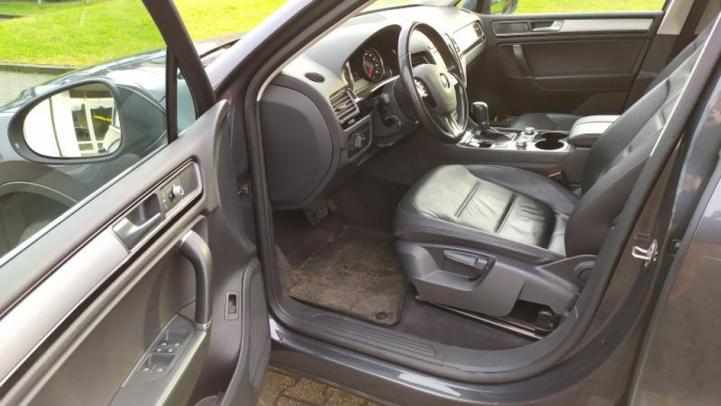 VW TOUAREG 3.0 TDI V6 220 kW 4M 8AT